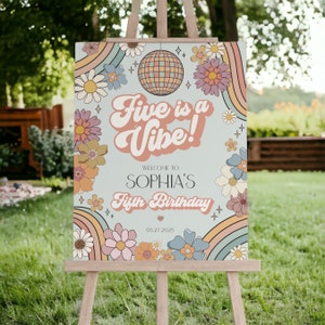 Plantilla de letrero de bienvenida para quinto cumpleaños con diseño floral y estilo "Five is a Vibe", cumpleaños retro de los años 70, decoración de fiesta de quinto cumpleaños con estilo hippie y bohemio para chica