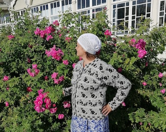 Lambswool Cat Pattern Cardigan: Hand-Knitted Women's Sweater