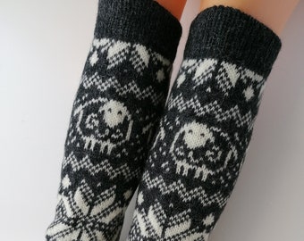 Kids leg warmers with nice lamb pattern, made of fine sheep wool, warm and cozy for a winter time