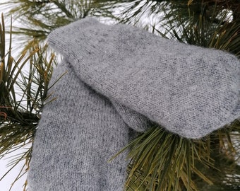 Grey knitted wool mittens, soft lamb wool with wool lining inside, keeps your hand warm. Plain elegant model, gift for her