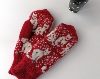 Cozy Cat Patterned Wool Mittens in Red Variation