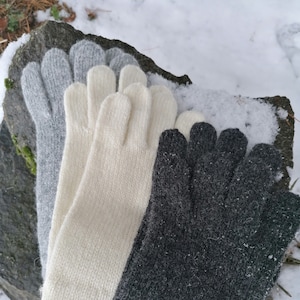 Knitted women gloves from lamb wool, nice minimalist style, natural and warm for cold and windy day