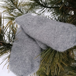 Grey knitted wool mittens, soft lamb wool with wool lining inside, keeps your hand warm. Plain elegant model, gift for her