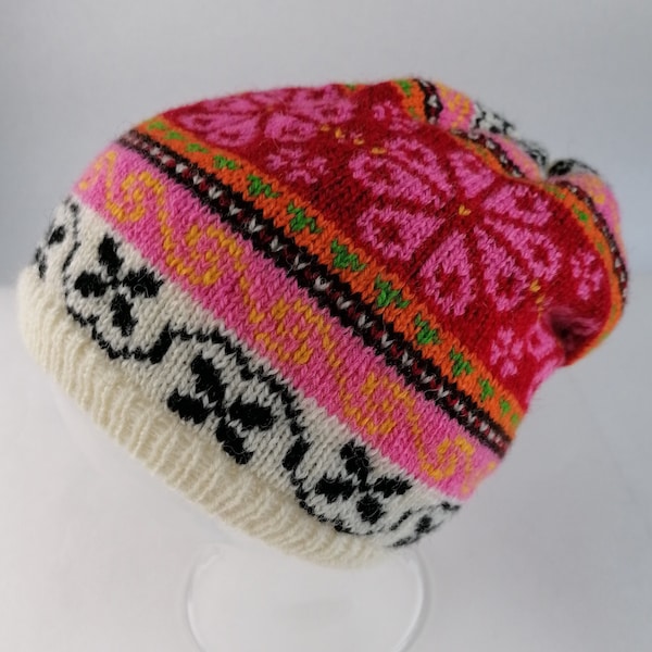 Adorable bonnet tricoté en laine à motif Muhu, joli motif multicolore, chapeau d'hiver extra luxorius, cadeau pour elle