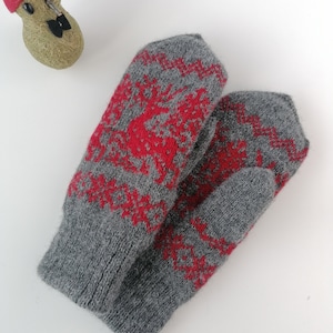 Warm Nordic Wool Mittens with Reindeer pattern for Ladies, dark grey variation