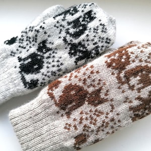 Cozy Cat Patterned Wool Mittens in Light Grey Variation, gift for her image 8