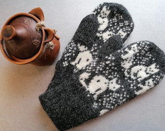 Acogedores mitones de lana con estampado de gato en versión negra: guantes suaves de invierno
