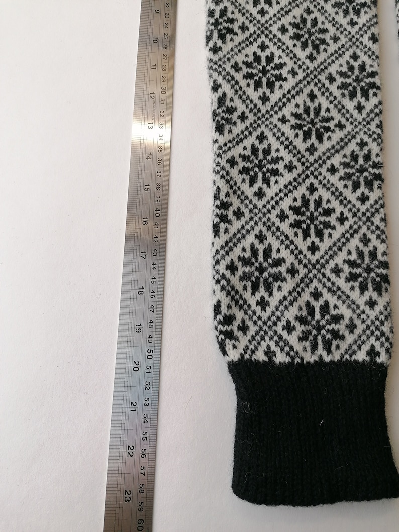 Hochwertige gestrickt Beinstulpen aus reine Wolle, Damen Overknee-Beinwärmer Weiss und Schwarz Farbe Kombination Bild 4