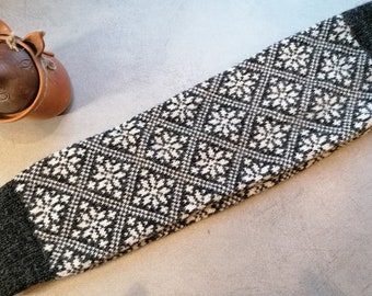 Fair Isle leg warmers finely knitted nordic star pattern black and white combination, wool leg warmers for a cold winter day