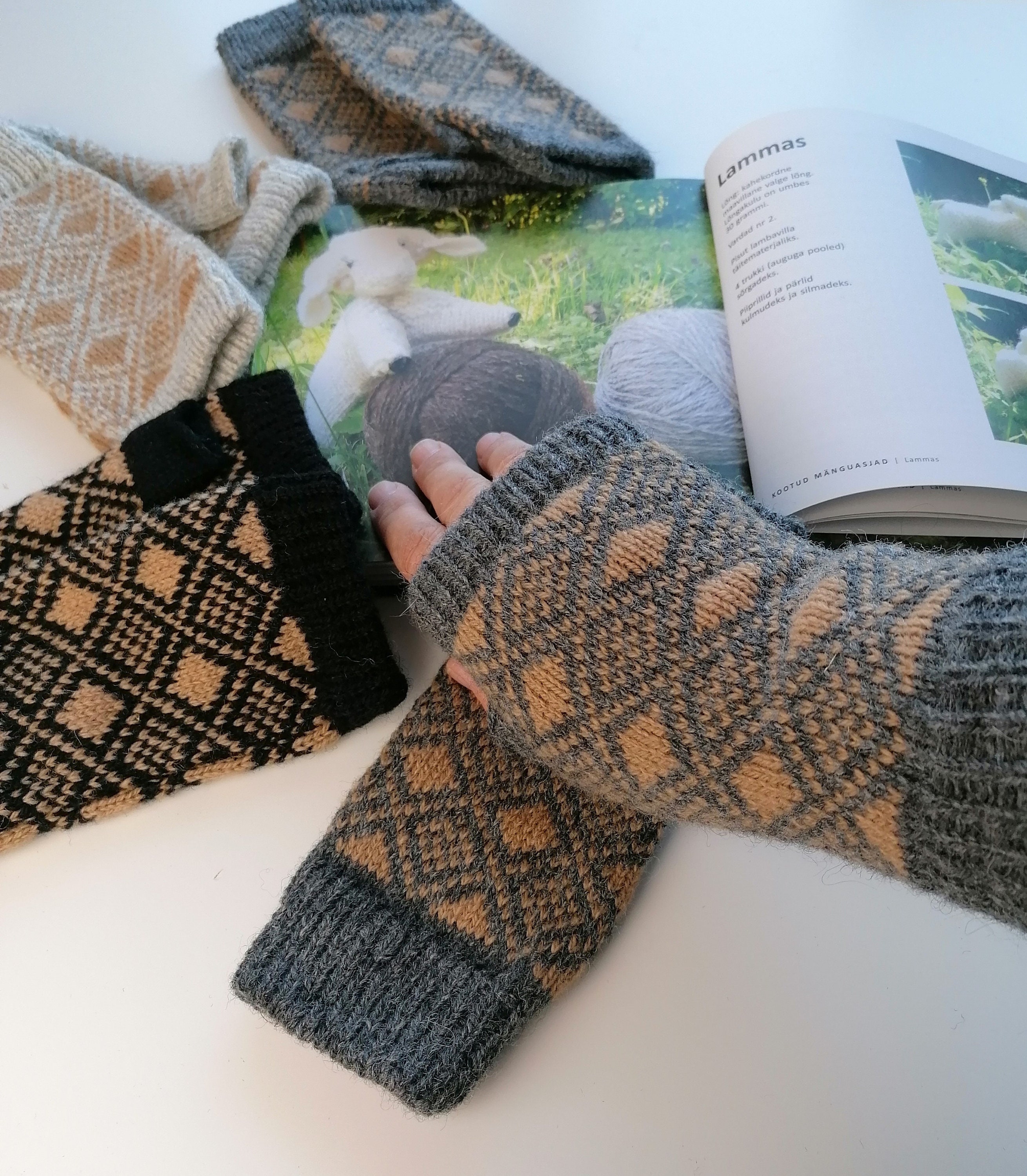 Guess Who? gloves - hand knitting pattern