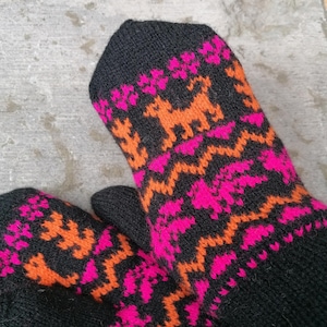 Adorable multicolor mittens, inspired from Muhu patterns, warm mittens with lining