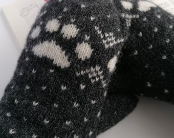 Cute paw mittens from natural wool, nice winter gloves for animal lovers. Best gift for cat and dog lovers