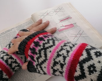 Knit arm warmers from wool, nice fair isle pattern, warm texting gloves without fingers. Soft and cozy