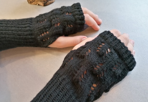 Black Lace Fingerless Gloves Knitting Pattern