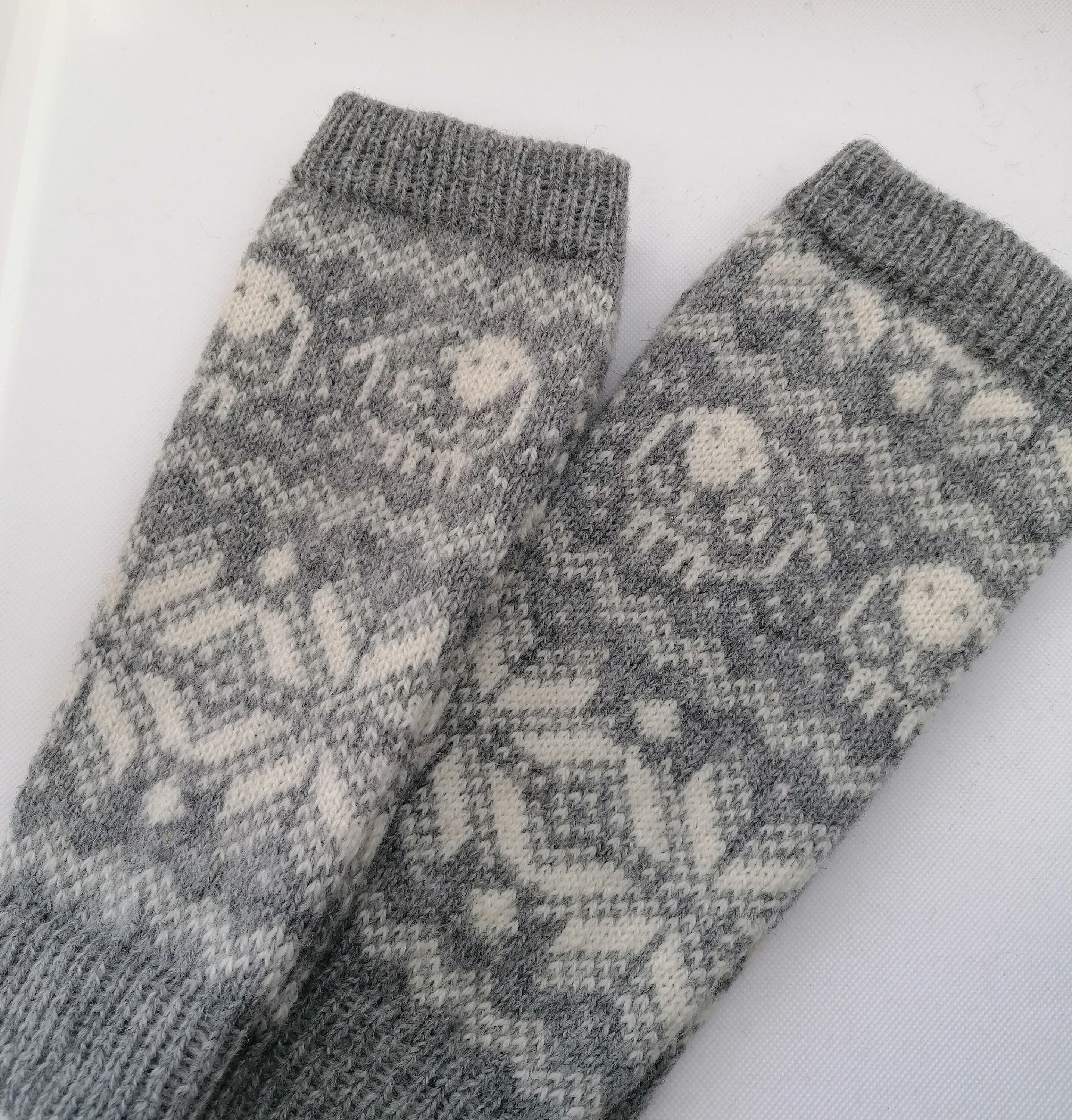 Cozy Children's Leg Warmers - Grey Sheep Wool with Lamb Pattern, Winter Knitwear Gift