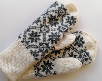 Weisse-Graue gestrickte Fäustlinge, Flauschige Handschuhe, Estnische Strickwaren,  Frau Zubehör im , Schneeflocke Muster