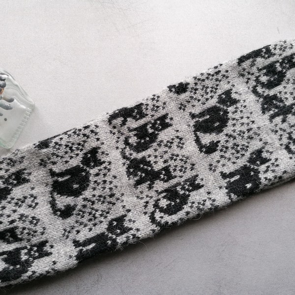 Cat pattern wool leg warmers, finely knitted kitty leggins, grey and black pattern combination, for pet lovers