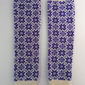 Fair Isle leg warmers, white leggins with nordic star pattern in accent colour, good for walking in a wintertime, wool boot cuffs. Violet pattern