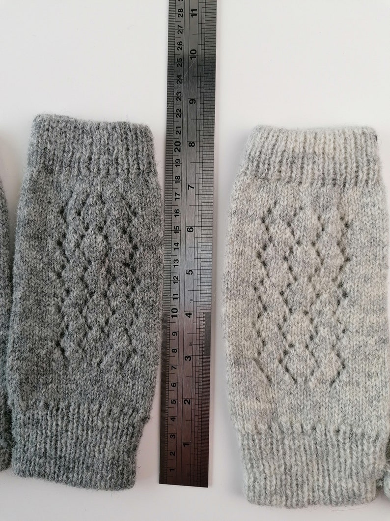 Gray wool fingerless gloves with lacy pattern, very warm gloves for winter, nice minimalistic style zdjęcie 8