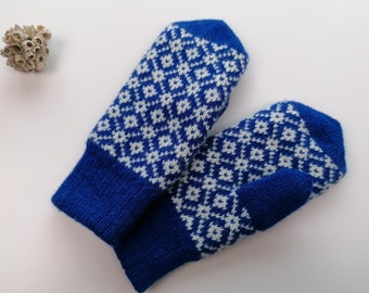 Fair Isle gestrickte Handschuhen, Fäustlinge aus Wolle, Blau-Weiss Combo, Nordische Muster, Estnische Strick, Ausgezeichnetes Geschenk