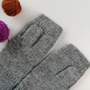 Gray wool fingerless gloves with lacy pattern, very warm gloves for winter, nice minimalistic style zdjęcie 7