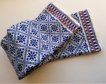 Knitted Wool Scarf: Traditional Estonian Star Pattern