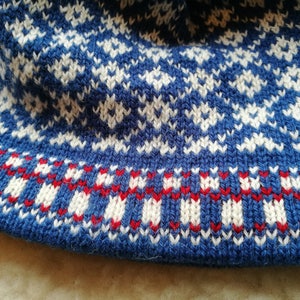 Bonnet nordique traditionnel en tricot : bonnet d'hiver pour hommes à motif ethnique offrant style classique et chaleur image 4