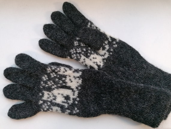 Black Knitted Women Gloves From Lamb Wool Nice Cat Pattern