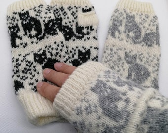 White fingerless gloves with cat pattern, black or grey kitty model, cozy and soft wrist warmers, fingerless mitts for women and teenagers