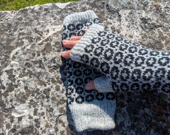 Knitted Fingerless Gloves: classic Fair Isle pattern Wrist Warmers
