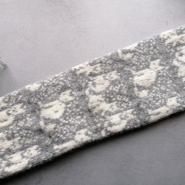 Cat pattern wool leg warmers, finely knitted kitty leggins,grey and white pattern combination, for pet lovers