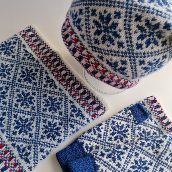 Bonnet en tricot, gants sans doigts et col avec un magnifique motif d'étoiles nordiques, de magnifiques accessoires colorés pour l'hiver