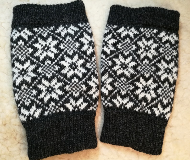 Ladies FairIsle Super Soft Acrylic Winter Warm Snowflake Design Gloves Xmas Gift