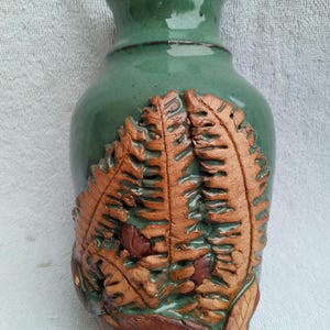 Vtg Studio Pottery Earthenware 8&quot; Leaf Vase 3D