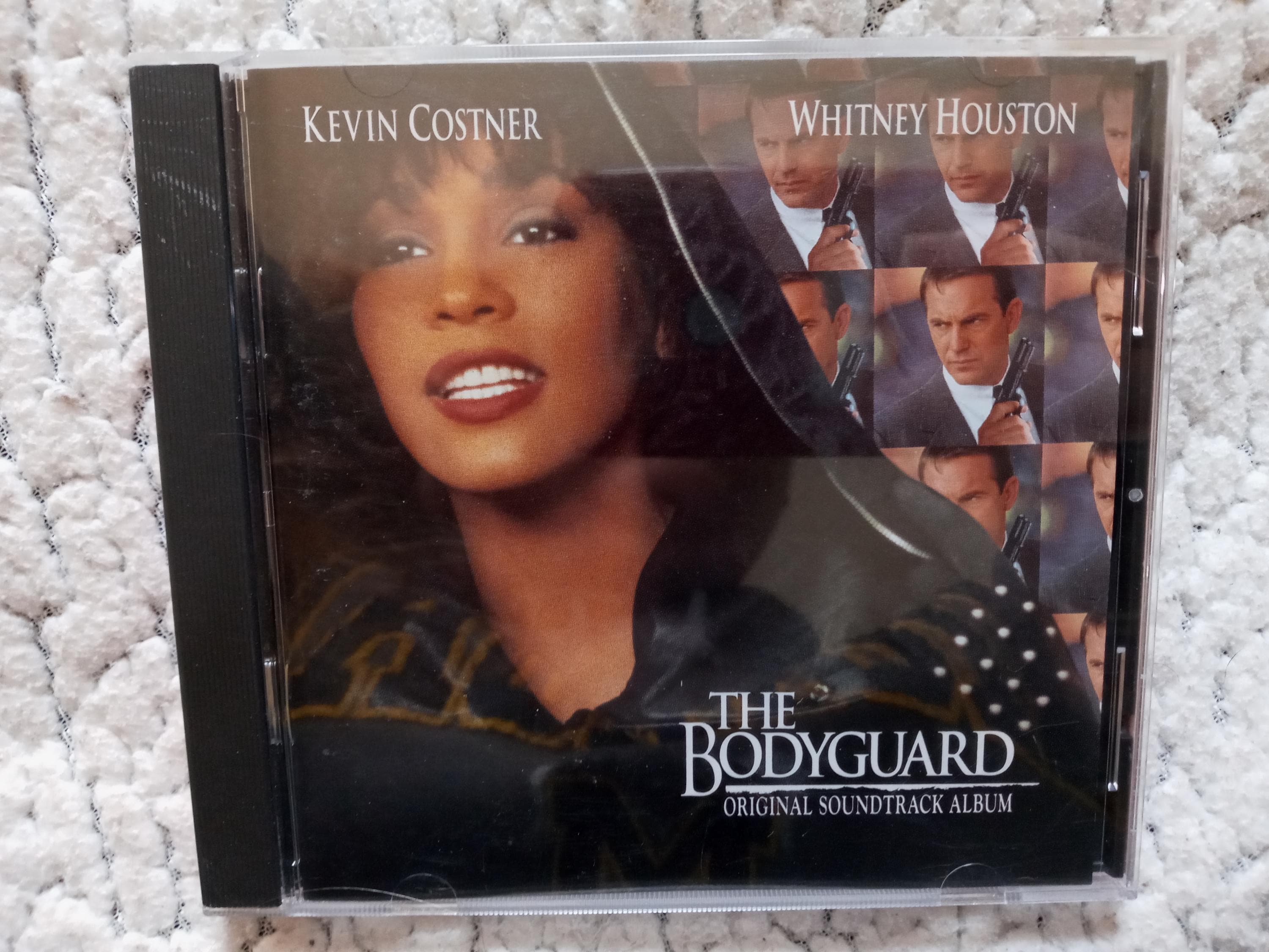 歌姫ホイットニー・ヒューストンがここに蘇る！ サイン入りポート