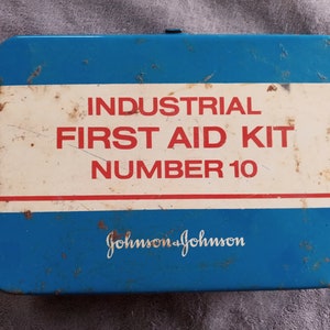 Vtg Johnson and Johnson Industrial First Aid Kit Number 10 Box