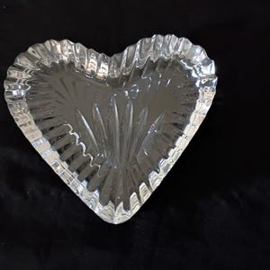 Vtg 3.25&quot; Solid Lead Glass Crystal Heart Shaped paperweight
