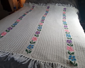 Vtg Hand Crochet White Throw Blanket w Cross Stitched Accents 64&quot; x 54&quot;