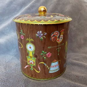 Vintage Daher 70&#39;s Lidded Tin Made in England