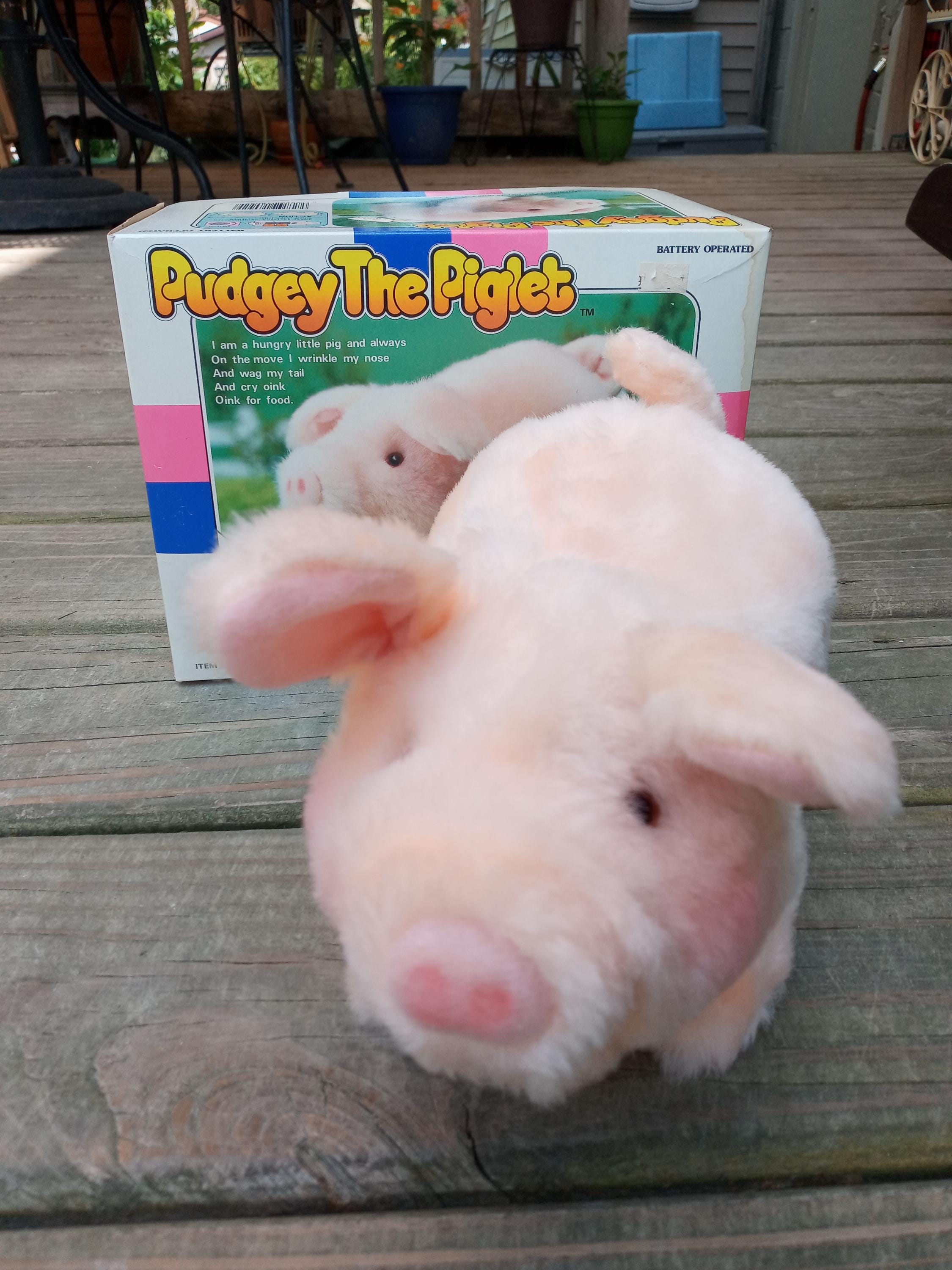 1983 Iwaya Corp Pudgey the Piglet 9” Battery Operated Waddling