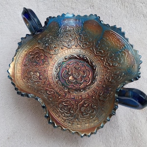 Plato para bombones con medallón persa de cristal de carnaval azul cobalto Fenton antiguo