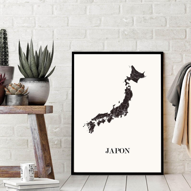 Carte du japon graphisme épuré, Décoration style japonais, Cadeau souvenir japon, Affiche style scandinave, Affiche amoureux japon, Affiche japon, Décoration minimaliste, Poster couleur ardoise à accrocher, Décoration murale tendance, Décoration réalisée par un créateur, Cadeau homme, Cadeau papa, Cadeau maman, Cadeau de noel, Décoration noir et blanc, Cadeau idéal homme, Cadeau idéal femme, Cadeau unique, Cadeau personnalisé, Cadeau anniversaire, Cadeau de rencontre, Cadeau de mariage
