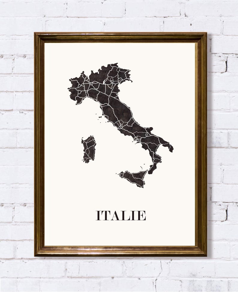 Carte italie graphisme épuré, Décoration style italie, Cadeau souvenir italie, Affiche style scandinave, Affiche amoureux italie, Affiche italie, Décoration minimaliste, Poster couleur ardoise à accrocher, Décoration murale tendance, Décoration réalisée par un créateur, Cadeau homme, Cadeau papa, Cadeau maman, Cadeau de noel, Décoration noir et blanc, Cadeau idéal homme, Cadeau idéal femme, Cadeau unique, Cadeau personnalisé, Cadeau anniversaire, Cadeau de rencontre, Cadeau de mariage