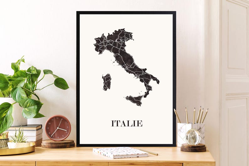 Carte italie graphisme épuré, Décoration style italie, Cadeau souvenir italie, Affiche style scandinave, Affiche amoureux italie, Affiche italie, Décoration minimaliste, Poster couleur ardoise à accrocher, Décoration murale tendance, Décoration réalisée par un créateur, Cadeau homme, Cadeau papa, Cadeau maman, Cadeau de noel, Décoration noir et blanc, Cadeau idéal homme, Cadeau idéal femme, Cadeau unique, Cadeau personnalisé, Cadeau anniversaire, Cadeau de rencontre, Cadeau de mariage