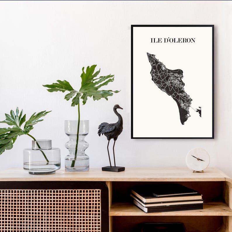 Carte île oléron graphisme épuré, Décoration style île oléron, Cadeau souvenir oléron, Affiche scandinave, Affiche amoureux île oléron, Affiche île oléron, Décoration minimaliste, Poster couleur ardoise à accrocher, Décoration murale tendance, Décoration réalisée par un créateur, Cadeau homme, Cadeau papa, Cadeau maman, Cadeau de noel, Décoration noir et blanc, Cadeau idéal homme, Cadeau idéal femme, Cadeau unique, Cadeau personnalisé, Cadeau anniversaire, Cadeau de rencontre, Cadeau de mariage
