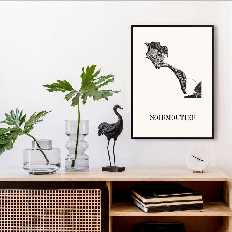Carte noirmoutier graphisme épuré, Décoration style vendée, Cadeau souvenir noirmoutier, Affiche style scandinave, Affiche amoureux île noirmoutier, Affiche noirmoutier, Décoration minimaliste, Poster couleur ardoise à accrocher, Décoration murale tendance, Décoration réalisée par un créateur, Cadeau homme, Cadeau papa, Cadeau maman, Décoration noir et blanc, Cadeau idéal homme, Cadeau idéal femme, Cadeau unique, Cadeau personnalisé, Cadeau anniversaire, Cadeau de rencontre, Cadeau de mariage