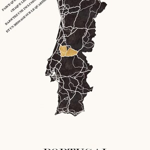 Carte du Portugal graphisme épuré, Décoration style portugaise, Cadeau souvenir Portugal, Affiche scandinave, Affiche amoureux Portugal, Affiche Portugal, Décoration minimaliste, Poster couleur ardoise à accrocher, Décoration murale tendance, Décoration réalisée par un créateur, Cadeau homme, Cadeau papa, Cadeau maman, Cadeau de noel, Décoration noir et blanc, Cadeau idéal homme, Cadeau idéal femme, Cadeau unique, Cadeau personnalisé, Cadeau anniversaire, Cadeau de rencontre, Cadeau de mariage,