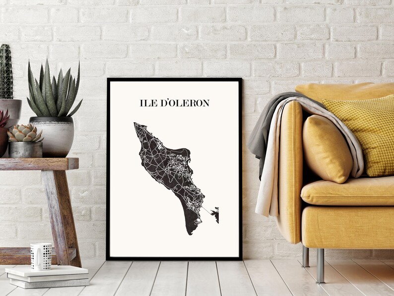 Carte île oléron graphisme épuré, Décoration style île oléron, Cadeau souvenir oléron, Affiche scandinave, Affiche amoureux île oléron, Affiche île oléron, Décoration minimaliste, Poster couleur ardoise à accrocher, Décoration murale tendance, Décoration réalisée par un créateur, Cadeau homme, Cadeau papa, Cadeau maman, Cadeau de noel, Décoration noir et blanc, Cadeau idéal homme, Cadeau idéal femme, Cadeau unique, Cadeau personnalisé, Cadeau anniversaire, Cadeau de rencontre, Cadeau de mariage