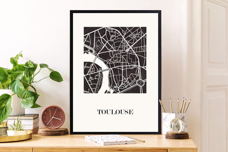 Carte de toulouse graphisme épuré, Décoration style toulouse, Cadeau souvenir toulouse, Affiche style scandinave, Affiche amoureux toulouse, Affiche toulouse, Décoration minimaliste, Poster couleur ardoise, Décoration murale tendance, Décoration réalisée par un créateur, Cadeau homme, Cadeau papa, Cadeau maman, Cadeau de noel, Décoration noir et blanc, Cadeau idéal homme, Cadeau idéal femme, Cadeau unique, Cadeau personnalisé, Cadeau anniversaire, Cadeau de rencontre, Cadeau de mariage