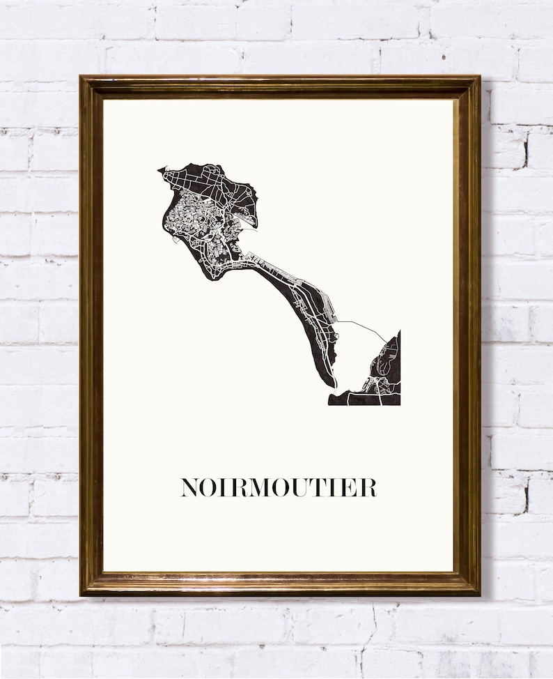 Carte noirmoutier graphisme épuré, Décoration style vendée, Cadeau souvenir noirmoutier, Affiche style scandinave, Affiche amoureux île noirmoutier, Affiche noirmoutier, Décoration minimaliste, Poster couleur ardoise à accrocher, Décoration murale tendance, Décoration réalisée par un créateur, Cadeau homme, Cadeau papa, Cadeau maman, Décoration noir et blanc, Cadeau idéal homme, Cadeau idéal femme, Cadeau unique, Cadeau personnalisé, Cadeau anniversaire, Cadeau de rencontre, Cadeau de mariage